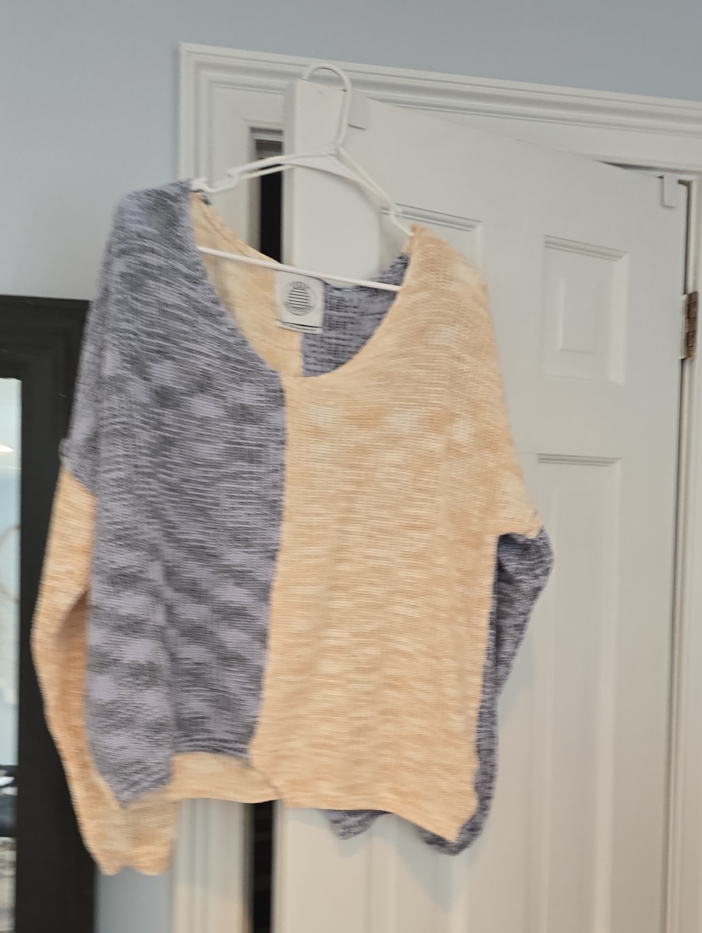 Urban Outfitters Two-Tone Scoop Neck Sweater in Cream and Gray